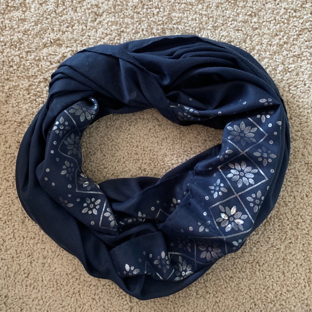 Abercrombie Kids Navy & Silver Infinity Scarf